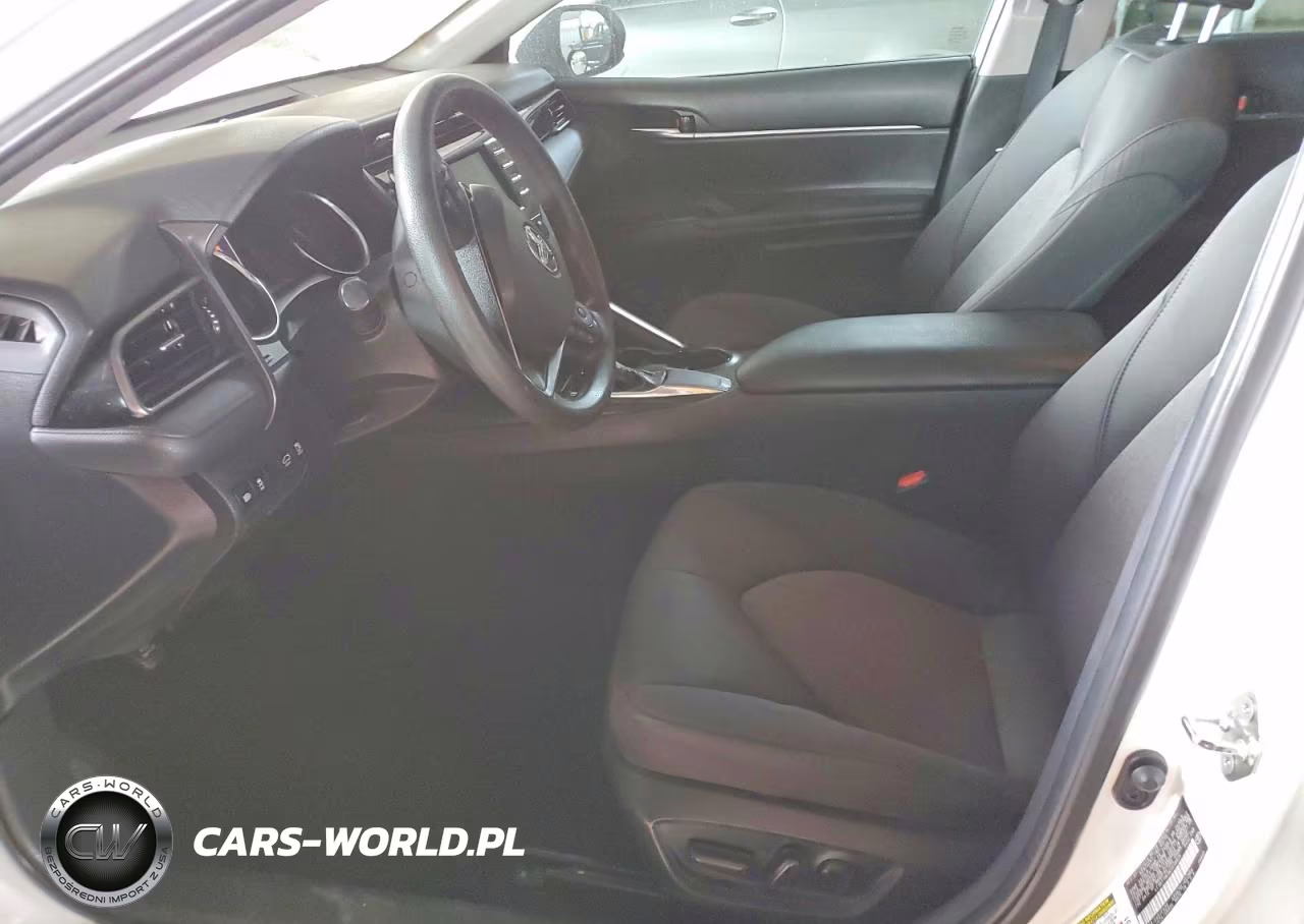 2019 Toyota Camry Le VIN:4T1B11HK9KU238826 - 7