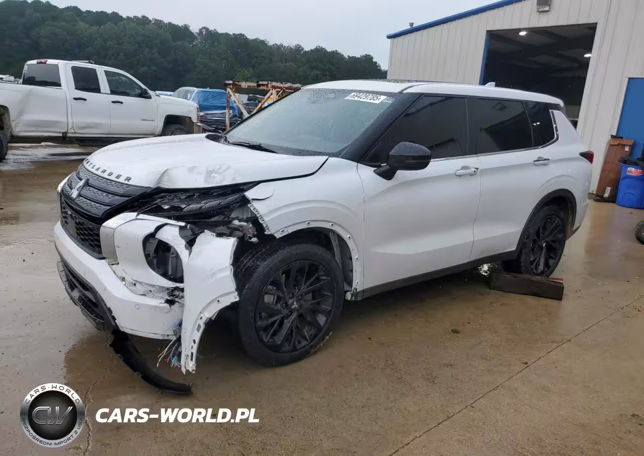 2024 Mitsubishi Outlander Se