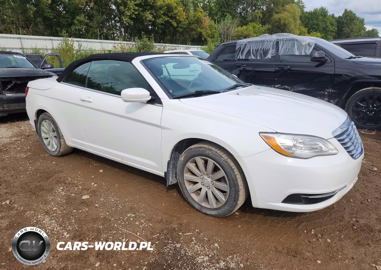 2012 Chrysler 200 Touring VIN:1C3BCBEB1CN121931 - 4