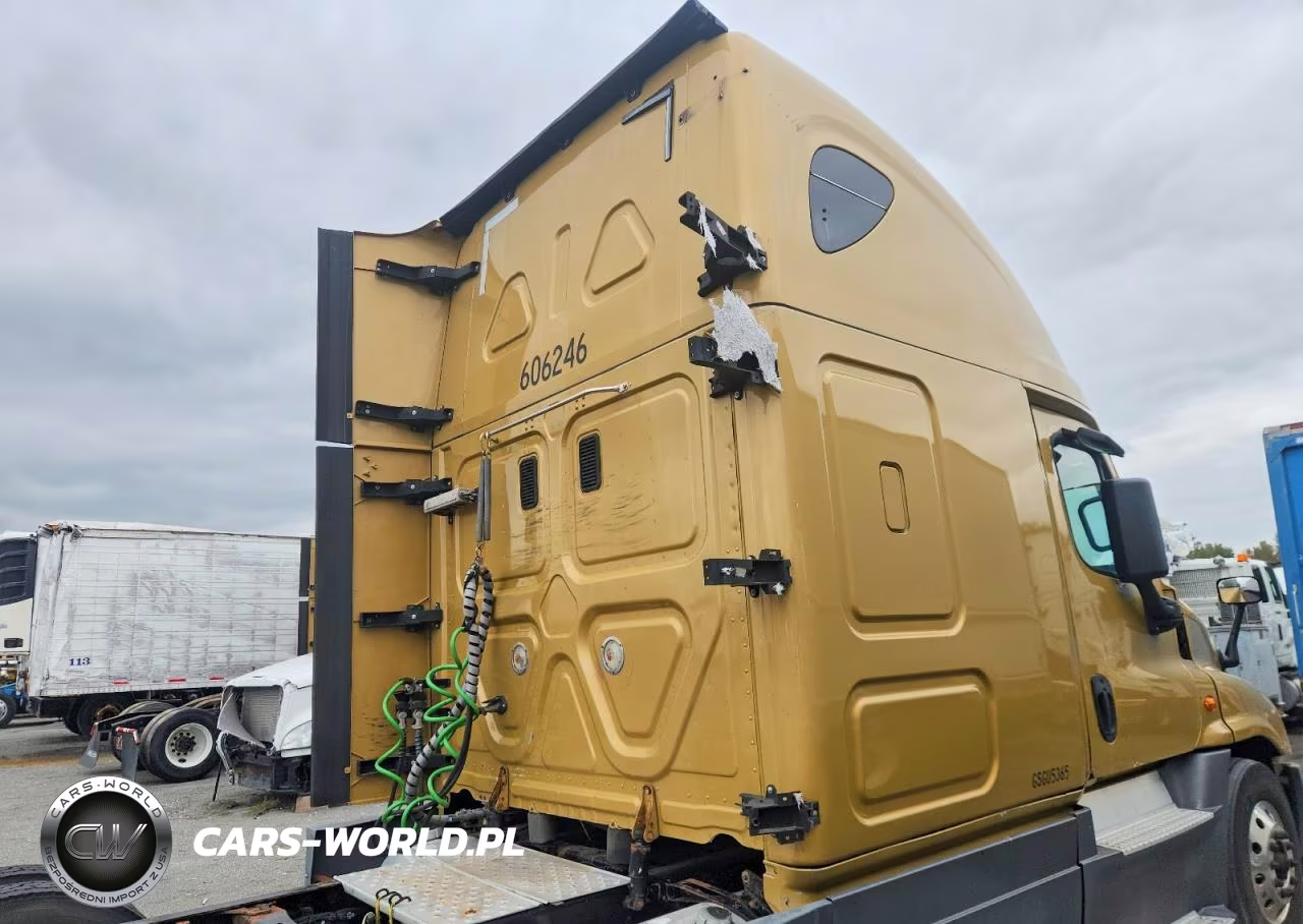 2016 Freightliner Cascadia 125 Semi Truck VIN:3AKJGLD58GSGU5365 - 14