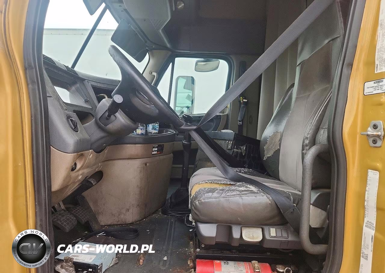 2016 Freightliner Cascadia 125 Semi Truck VIN:3AKJGLD58GSGU5365 - 7