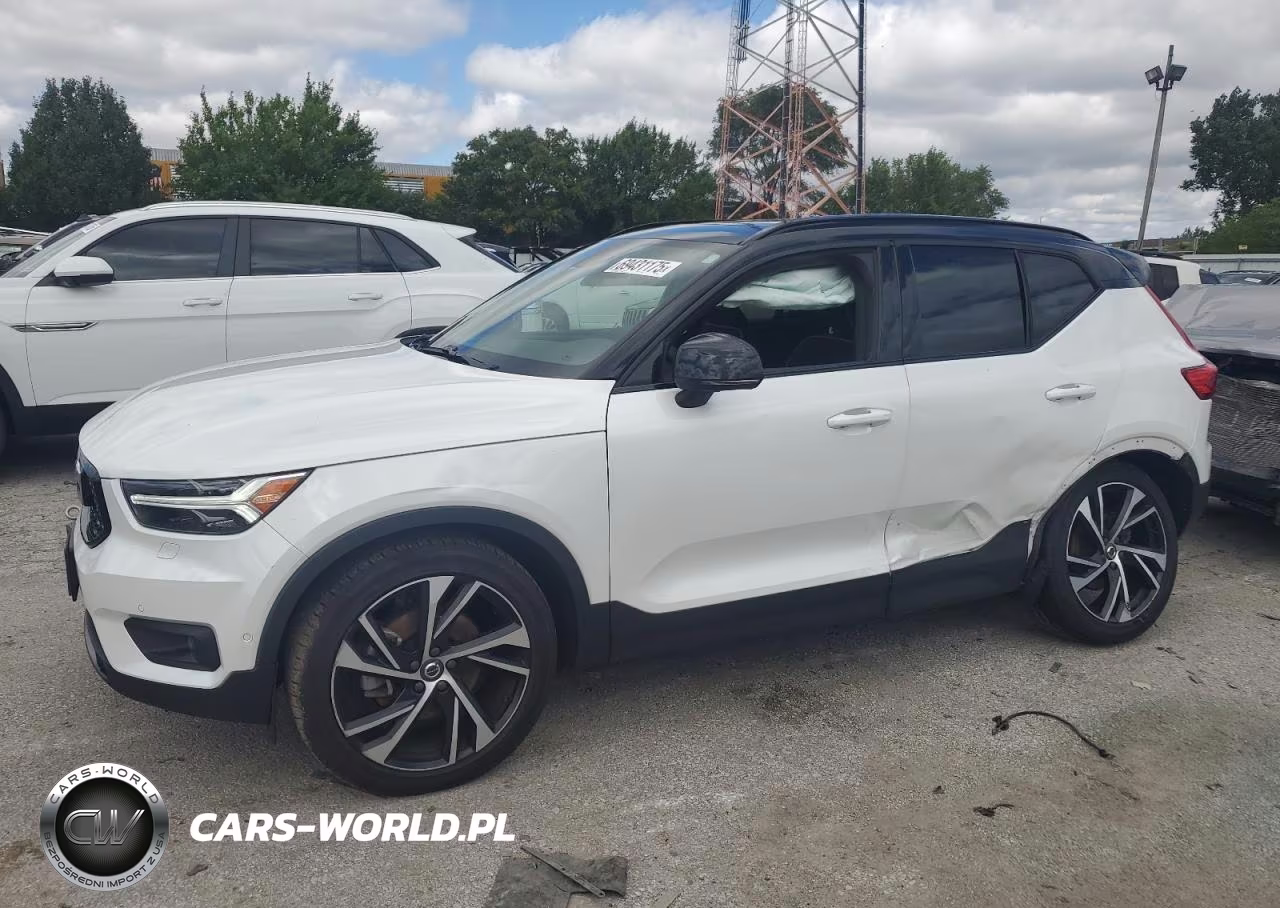 2021 Volvo Xc40 T5 R-Design – zdjęcie 1 z 13