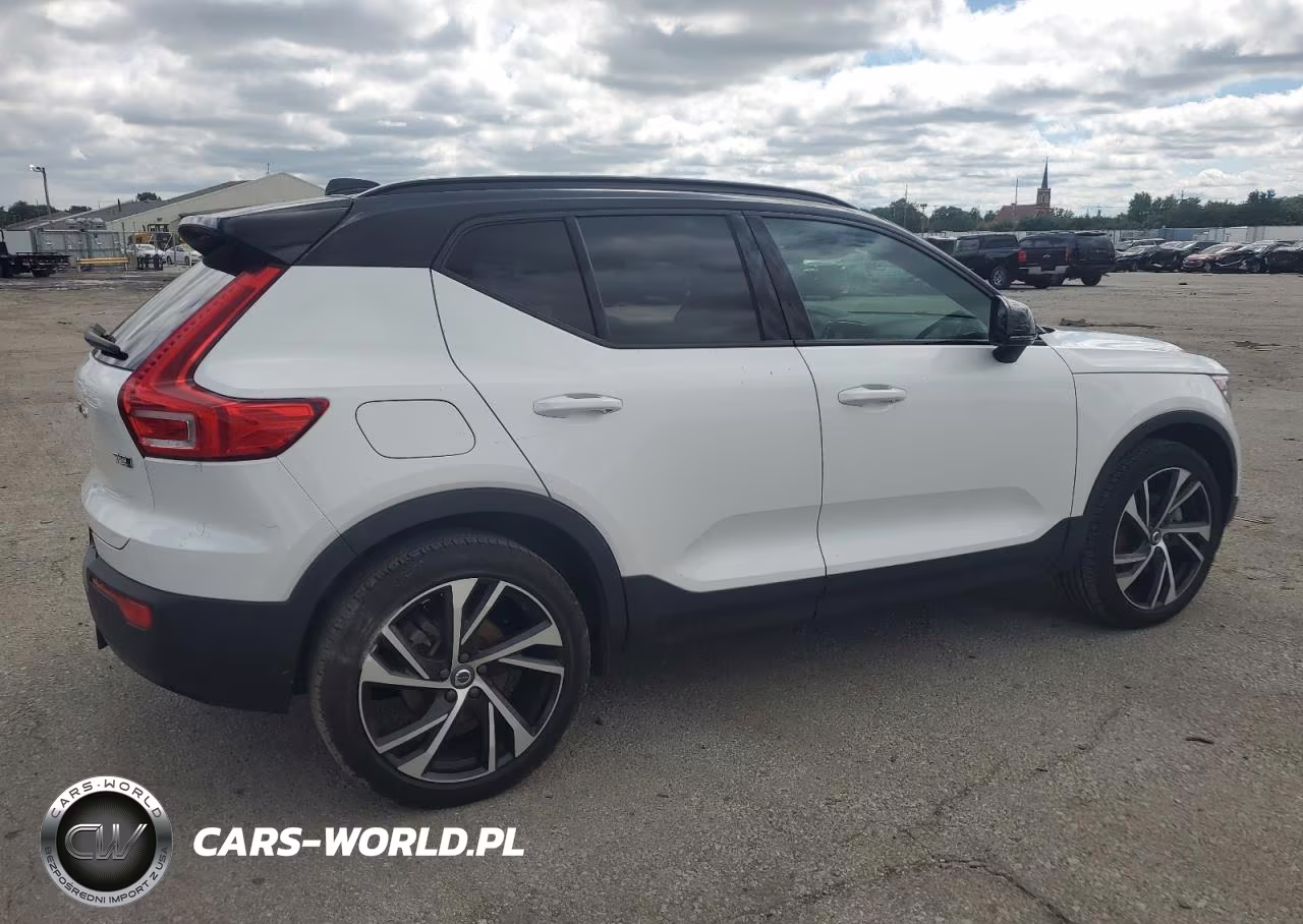 2021 Volvo Xc40 T5 R-Design VIN:YV4162UM2M2396712 - 3