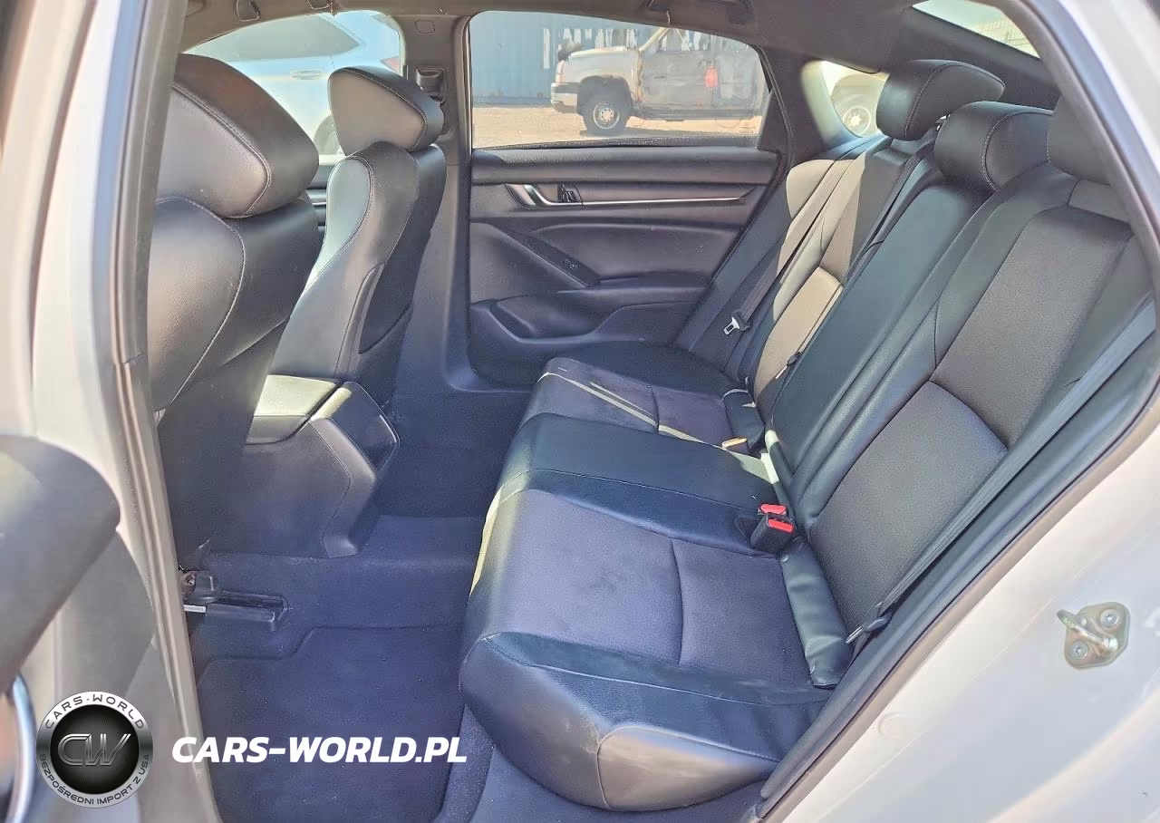 2018 Honda Accord Sport VIN:1HGCV1F3XJA226873 - 10