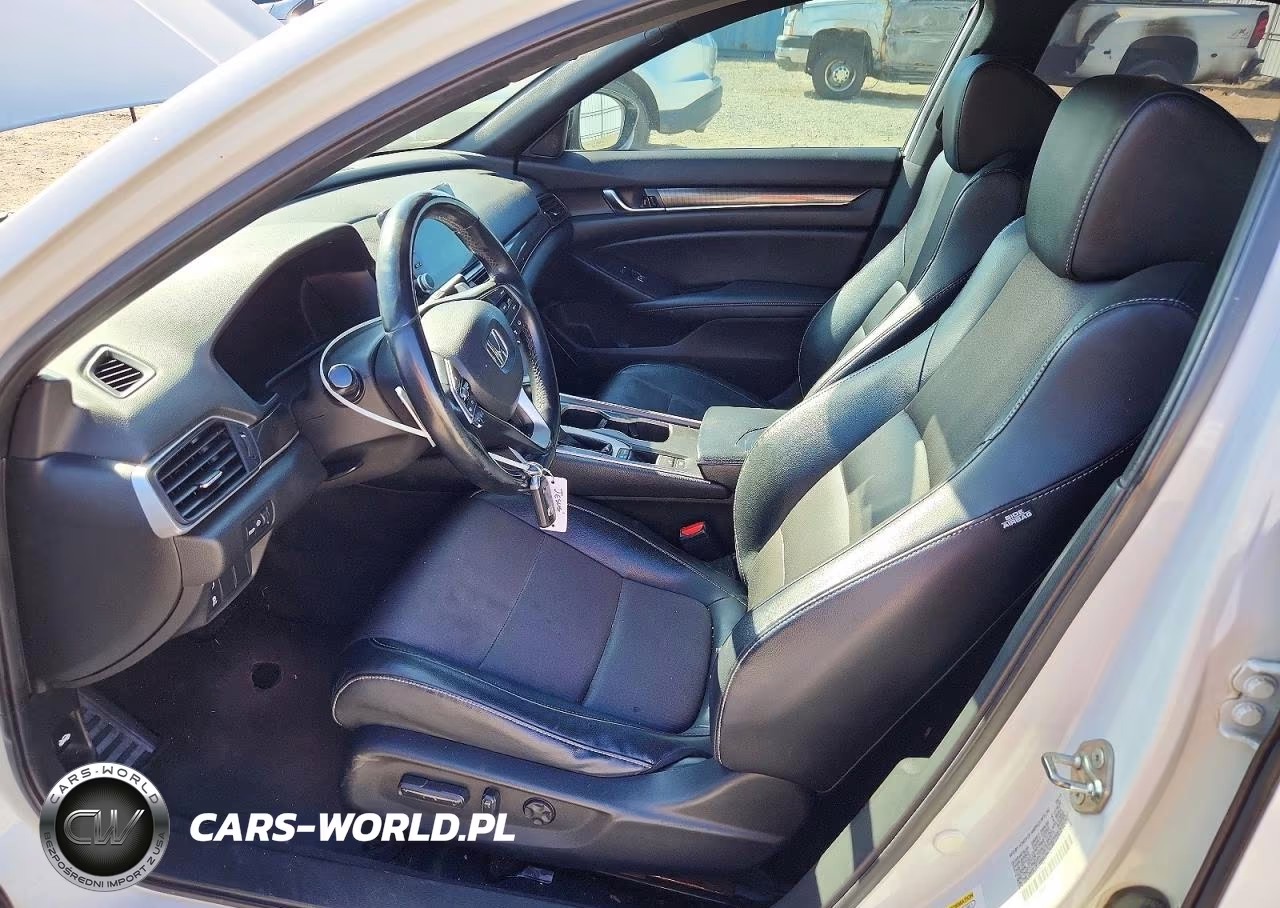 2018 Honda Accord Sport VIN:1HGCV1F3XJA226873 - 7
