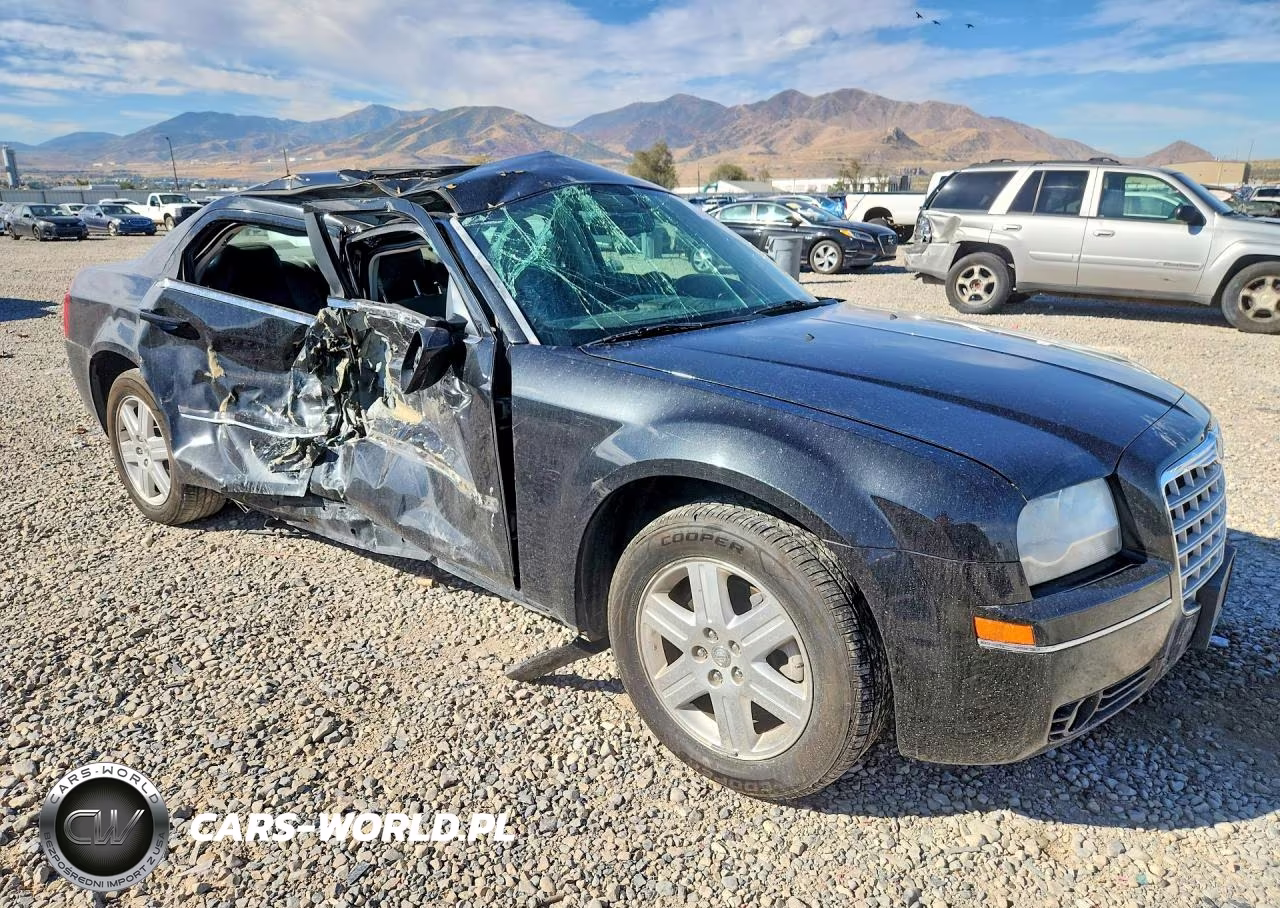 2005 Chrysler 300 Touring VIN:2C3JK53G45H639543 - 4