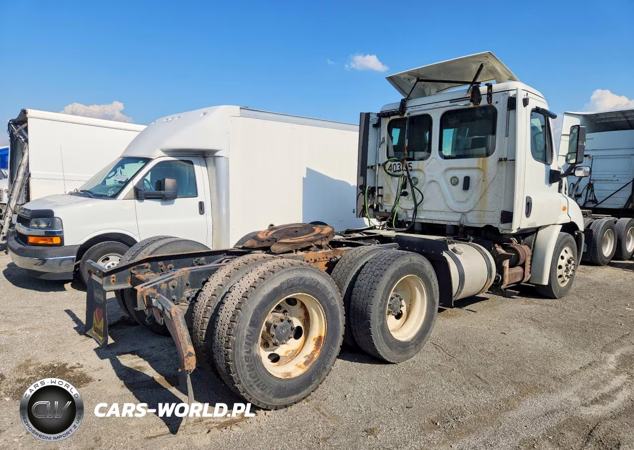 2019 Freightliner Cascadia 113 Semi Truck VIN:3AKJGBDV1KSKD0206 - 3