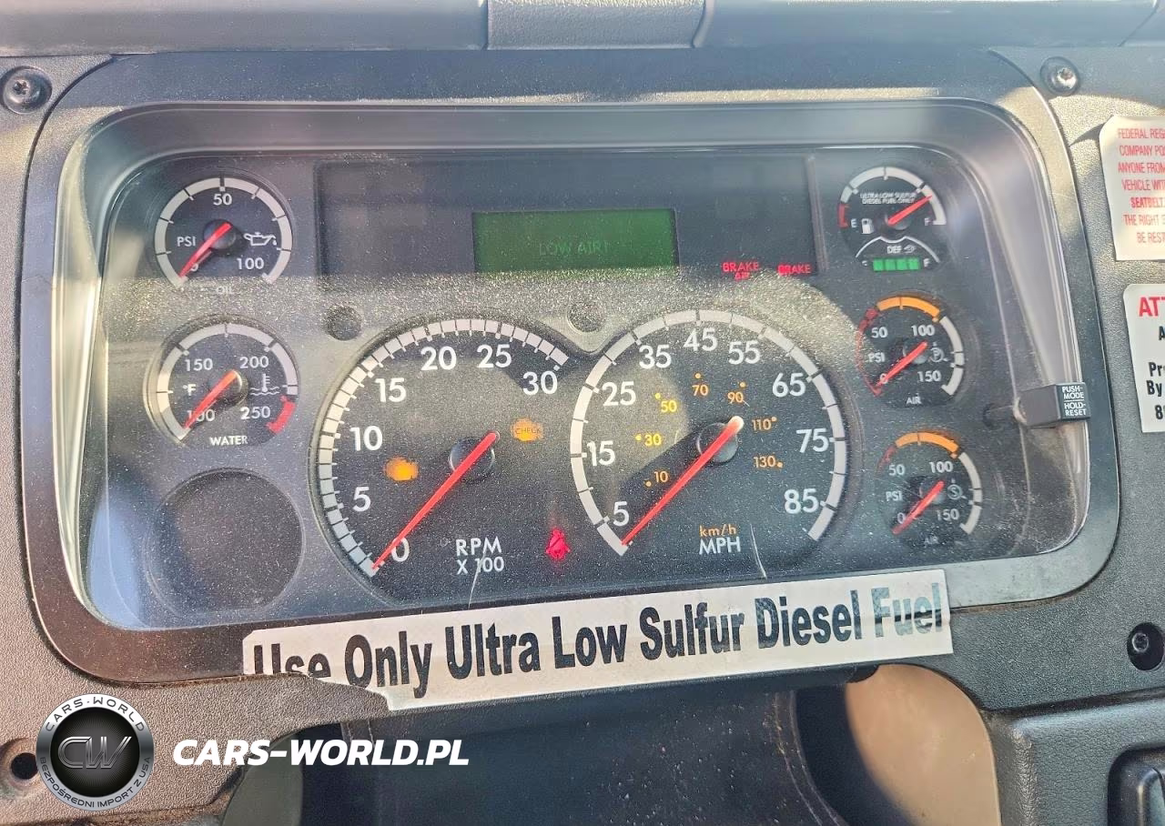 2019 Freightliner Cascadia 113 Semi Truck VIN:3AKJGBDV1KSKD0206 - 9