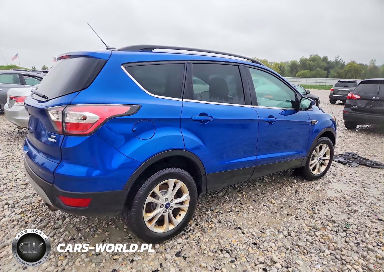 2017 Ford Escape Se VIN:1FMCU9GD8HUB01446 - 3