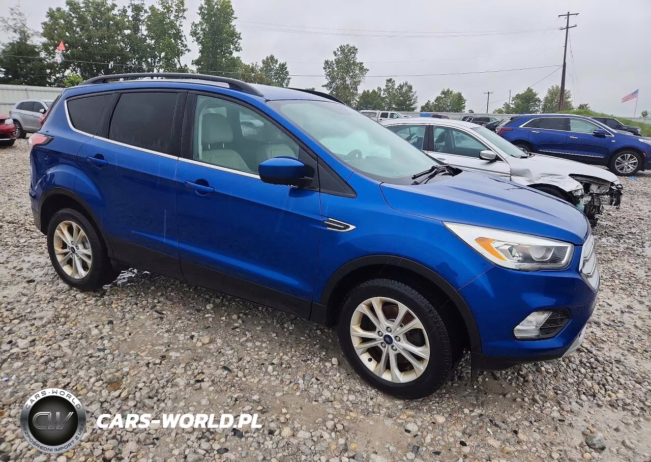 2017 Ford Escape Se VIN:1FMCU9GD8HUB01446 - 4