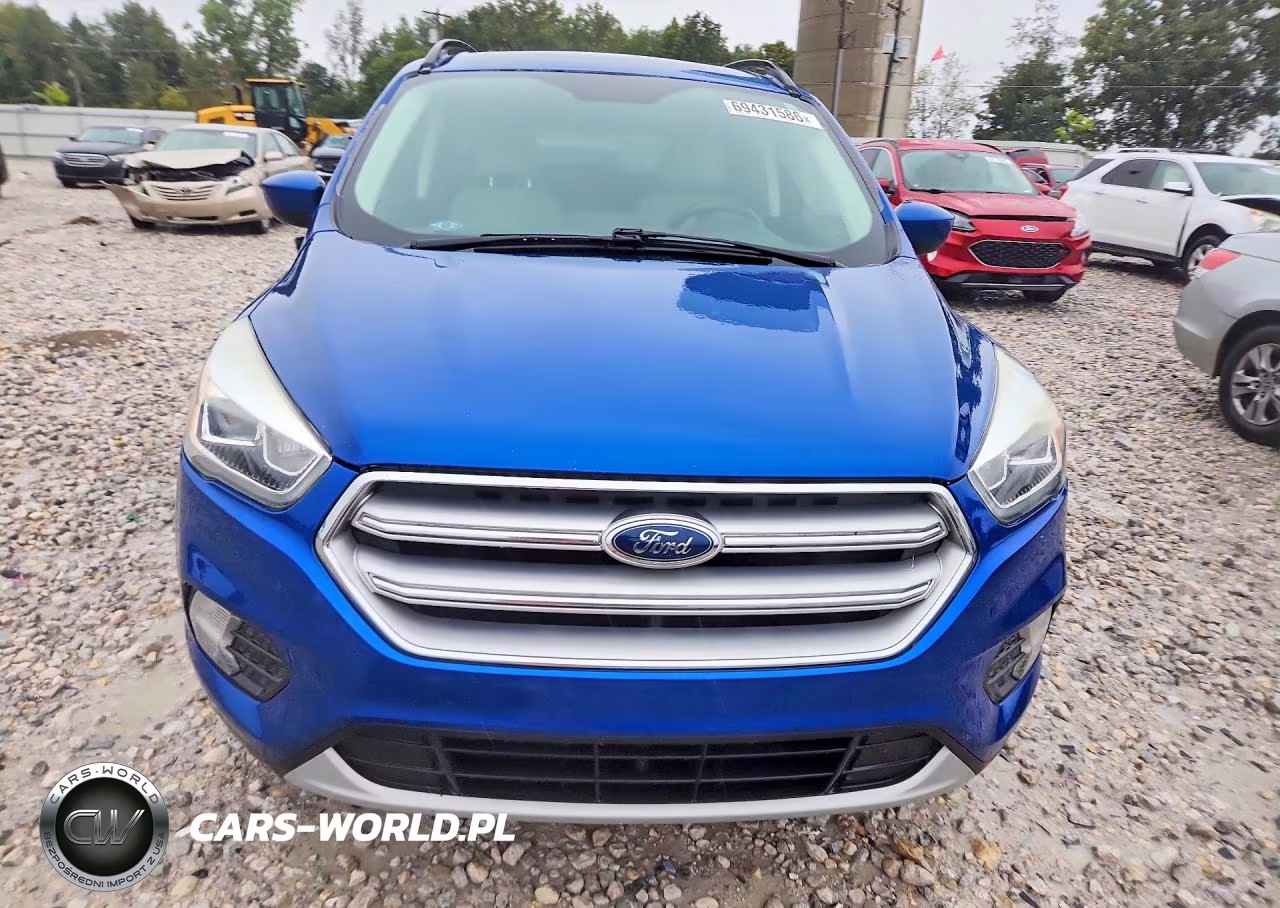 2017 Ford Escape Se VIN:1FMCU9GD8HUB01446 - 5