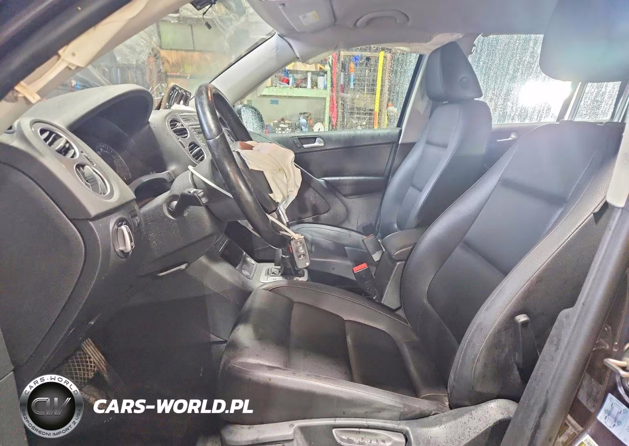 2016 Volkswagen Tiguan S VIN:WVGBV7AX1GW592381 - 7