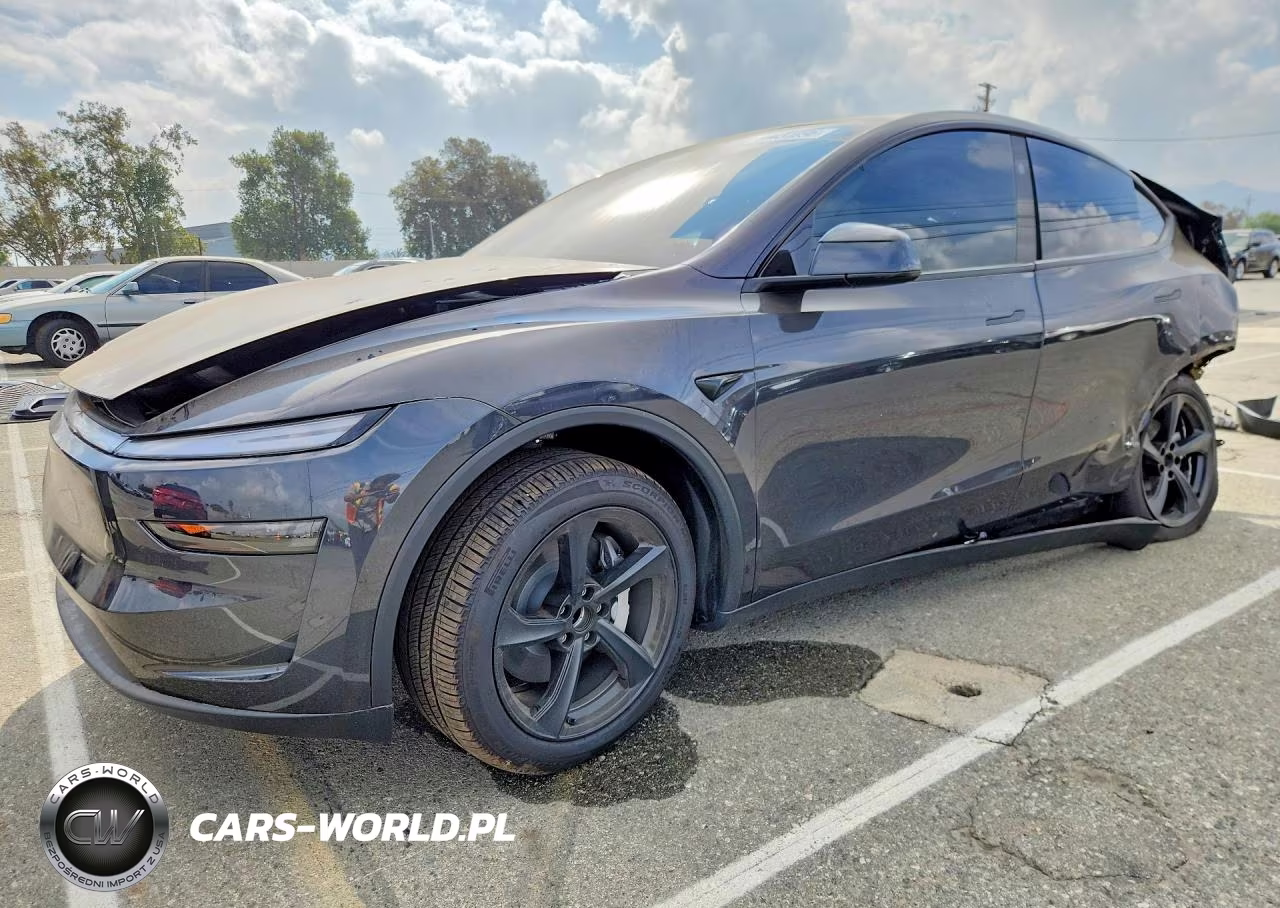 2026 Tesla Model Y VIN:7SAYGDED0TF621118 - 1