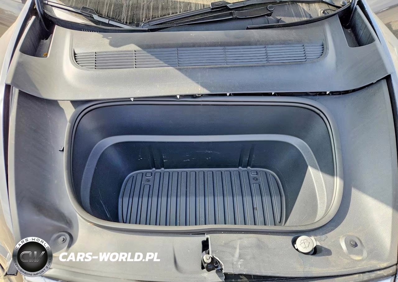 2026 Tesla Model Y VIN:7SAYGDED0TF621118 - 11