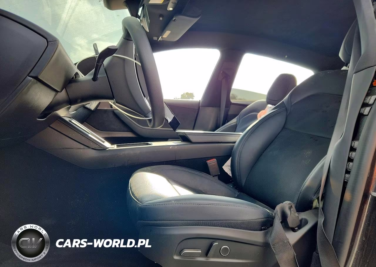 2026 Tesla Model Y VIN:7SAYGDED0TF621118 - 7