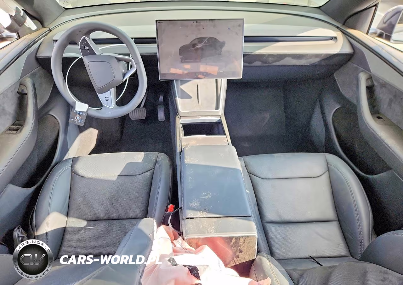 2026 Tesla Model Y VIN:7SAYGDED0TF621118 - 8