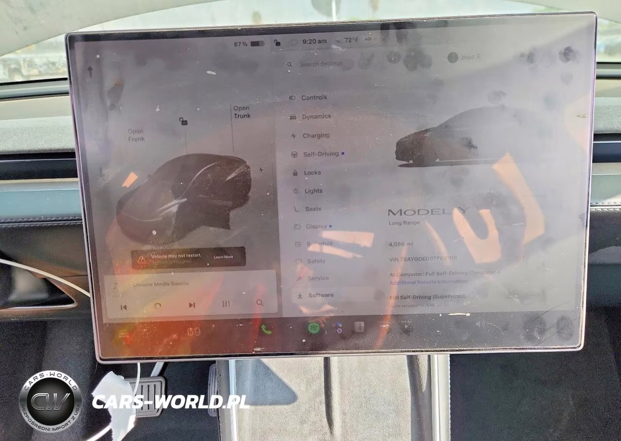 2026 Tesla Model Y VIN:7SAYGDED0TF621118 - 9