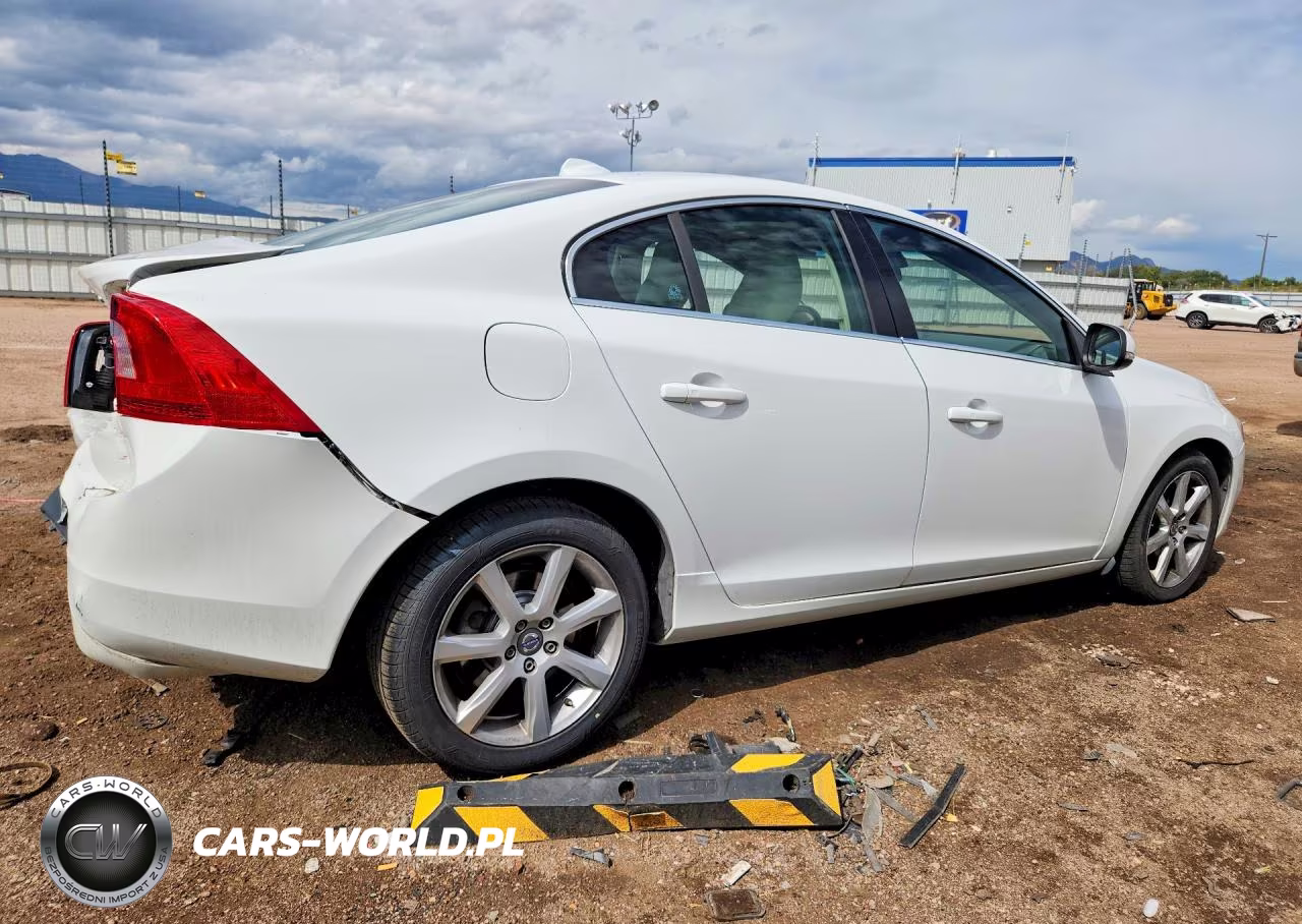 2016 Volvo S60 Premier VIN:YV126MFK5G2402337 - 3