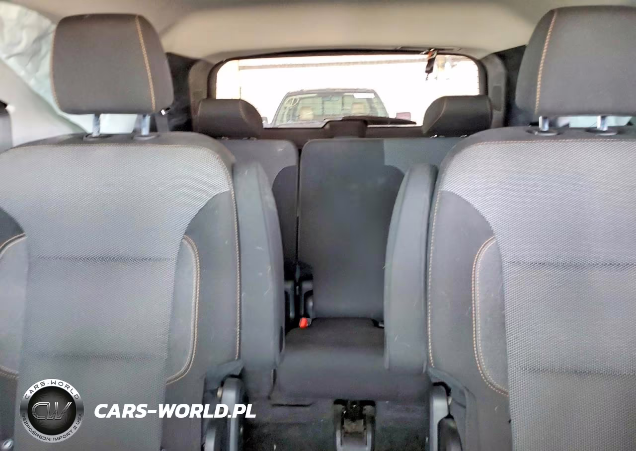 2019 Chevrolet Traverse Lt VIN:1GNERGKWXKJ126747 - 10
