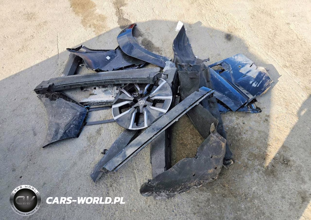 2026 Toyota Bz Xle Plus VIN:JTMBCAEB7TA012306 - 13