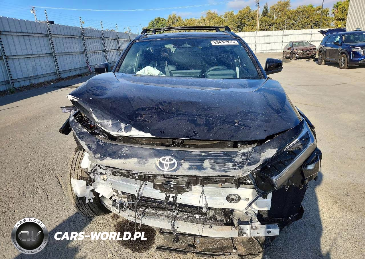 2026 Toyota Bz Xle Plus VIN:JTMBCAEB7TA012306 - 5