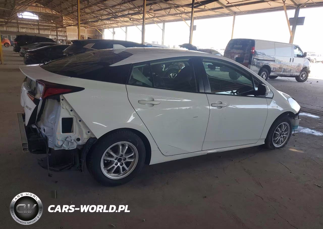 2021 Toyota Prius Le VIN:JTDKAMFU1M3147066 - 3