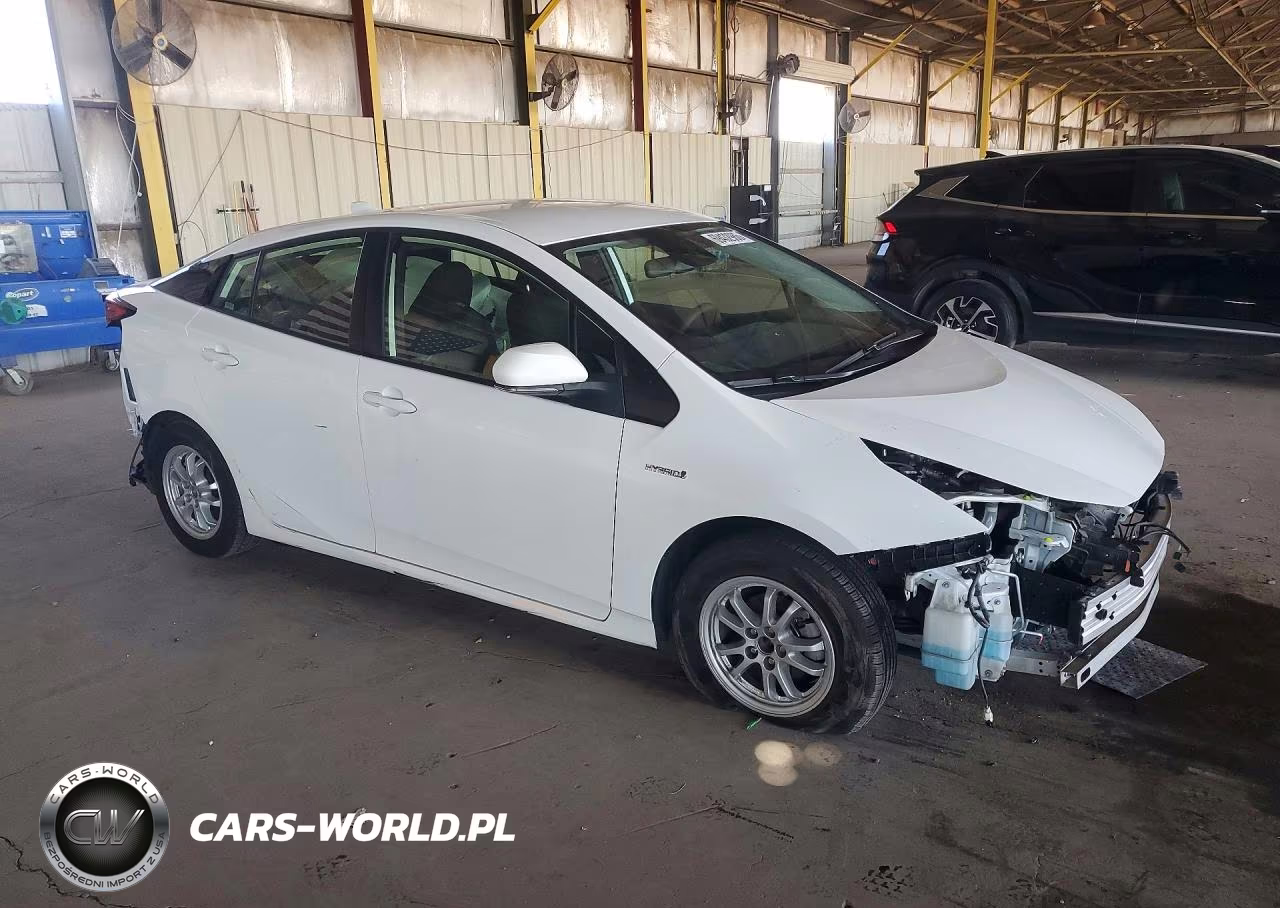 2021 Toyota Prius Le VIN:JTDKAMFU1M3147066 - 4