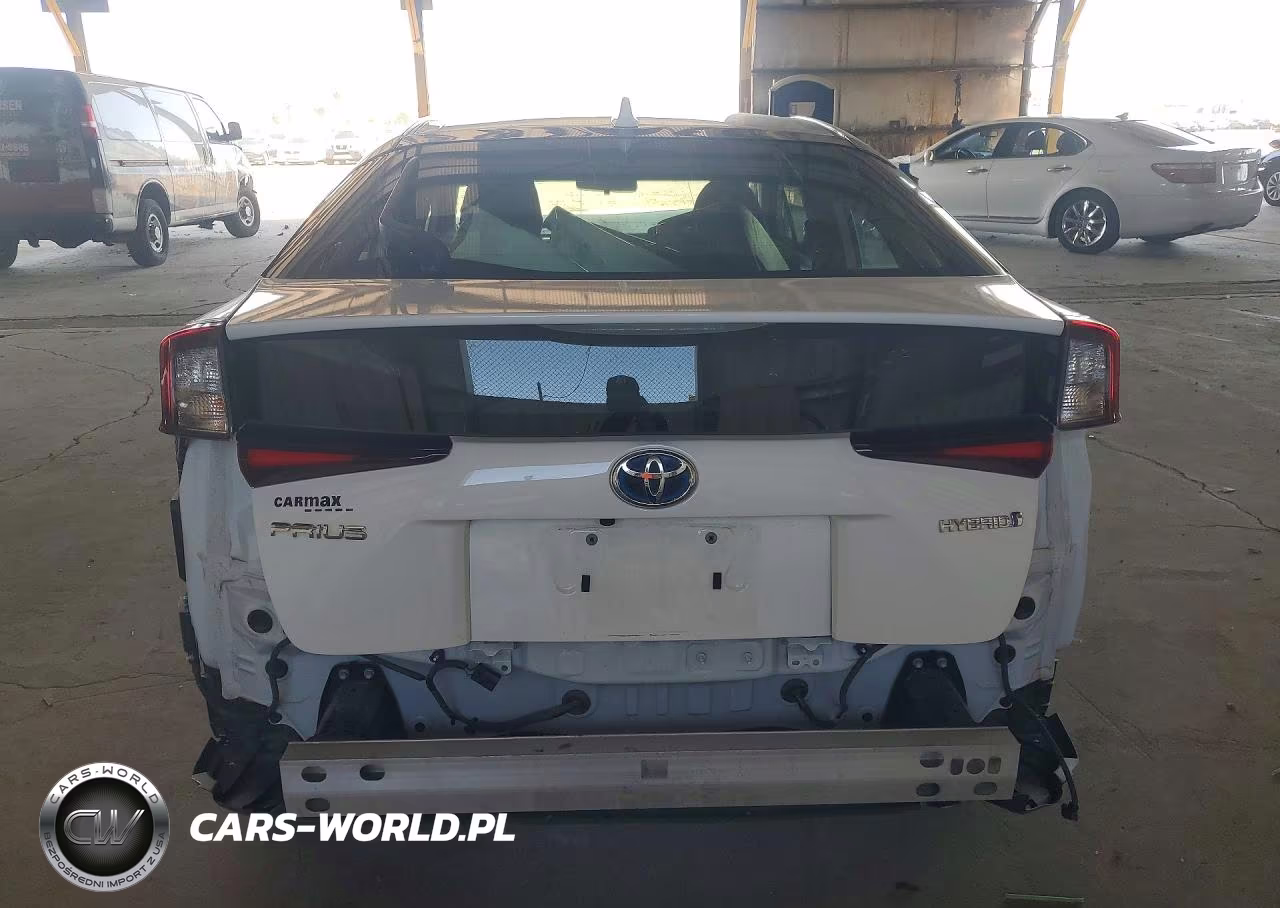 2021 Toyota Prius Le VIN:JTDKAMFU1M3147066 - 6