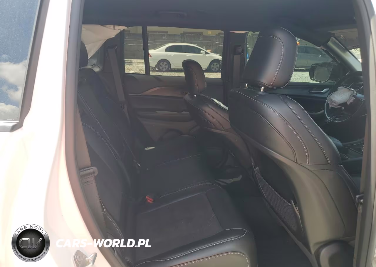 2024 Jeep Grand Cherokee Laredo VIN:1C4RJHAG7RC230578 - 11