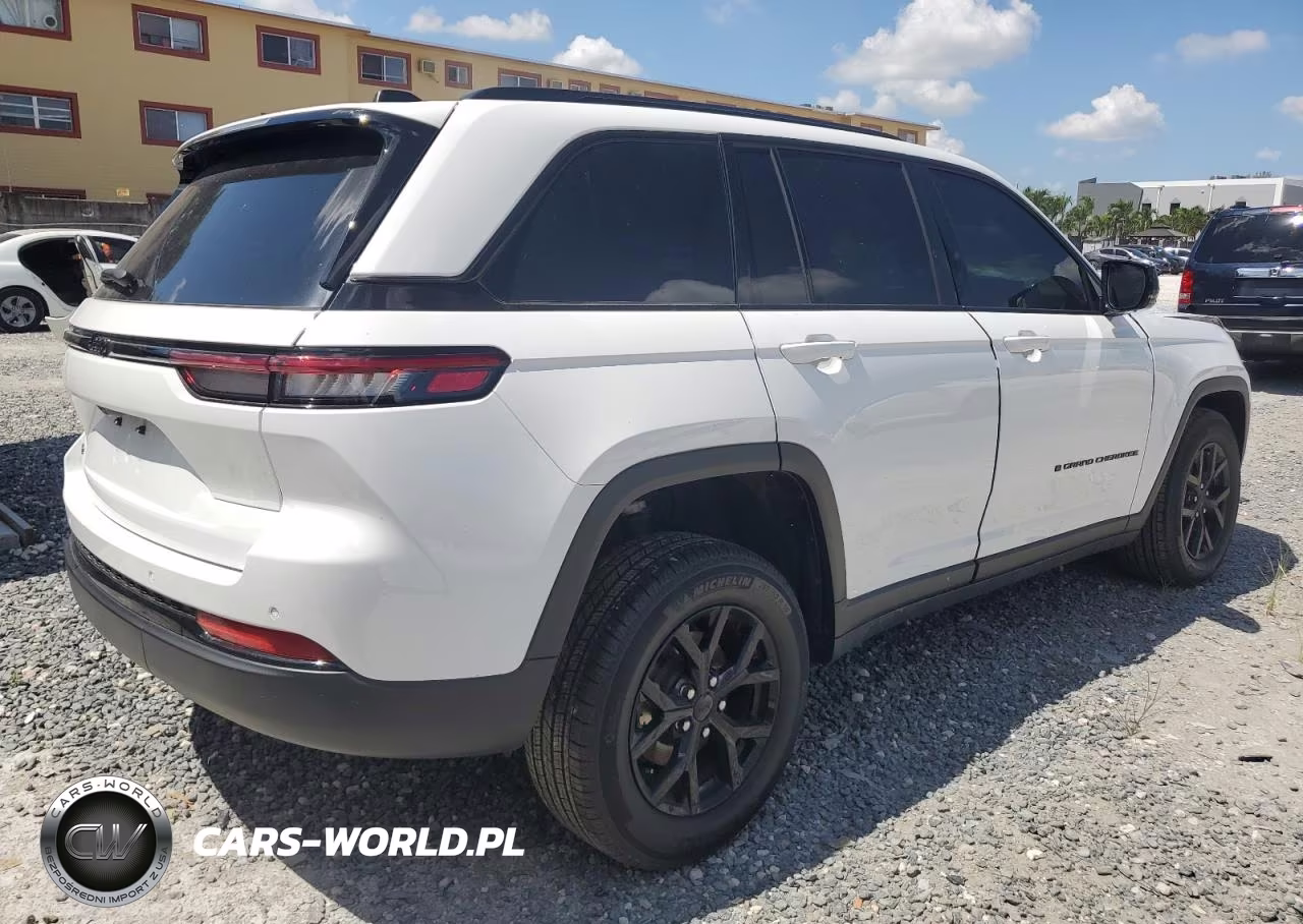 2024 Jeep Grand Cherokee Laredo VIN:1C4RJHAG7RC230578 - 3
