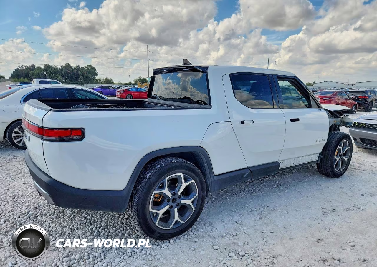 2022 Rivian R1T Adventure VIN:7FCTGAAA3NN013741 - 3