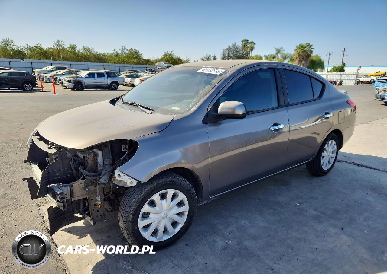 2013 Nissan Versa 1.6 S – zdjęcie 1 z 13