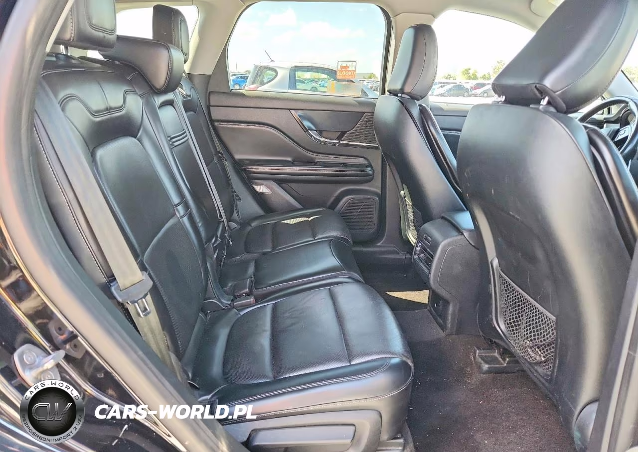 2021 Lincoln Corsair Standard VIN:5LMCJ1D98MUL08372 - 11