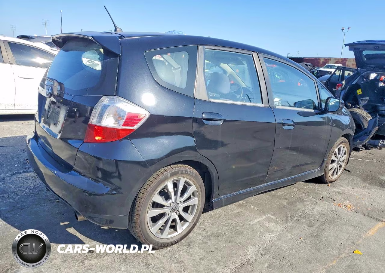 2012 Honda Fit Sport VIN:JHMGE8H54CC012068 - 3