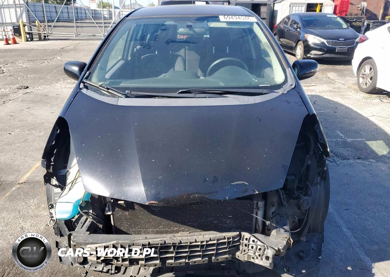 2012 Honda Fit Sport VIN:JHMGE8H54CC012068 - 5