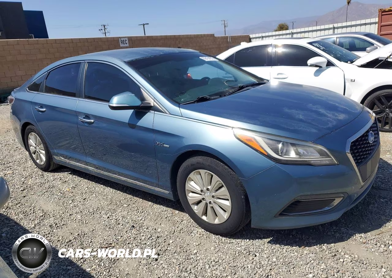 2016 Hyundai Sonata Hybrid Se VIN:KMHE24L17GA040426 - 4
