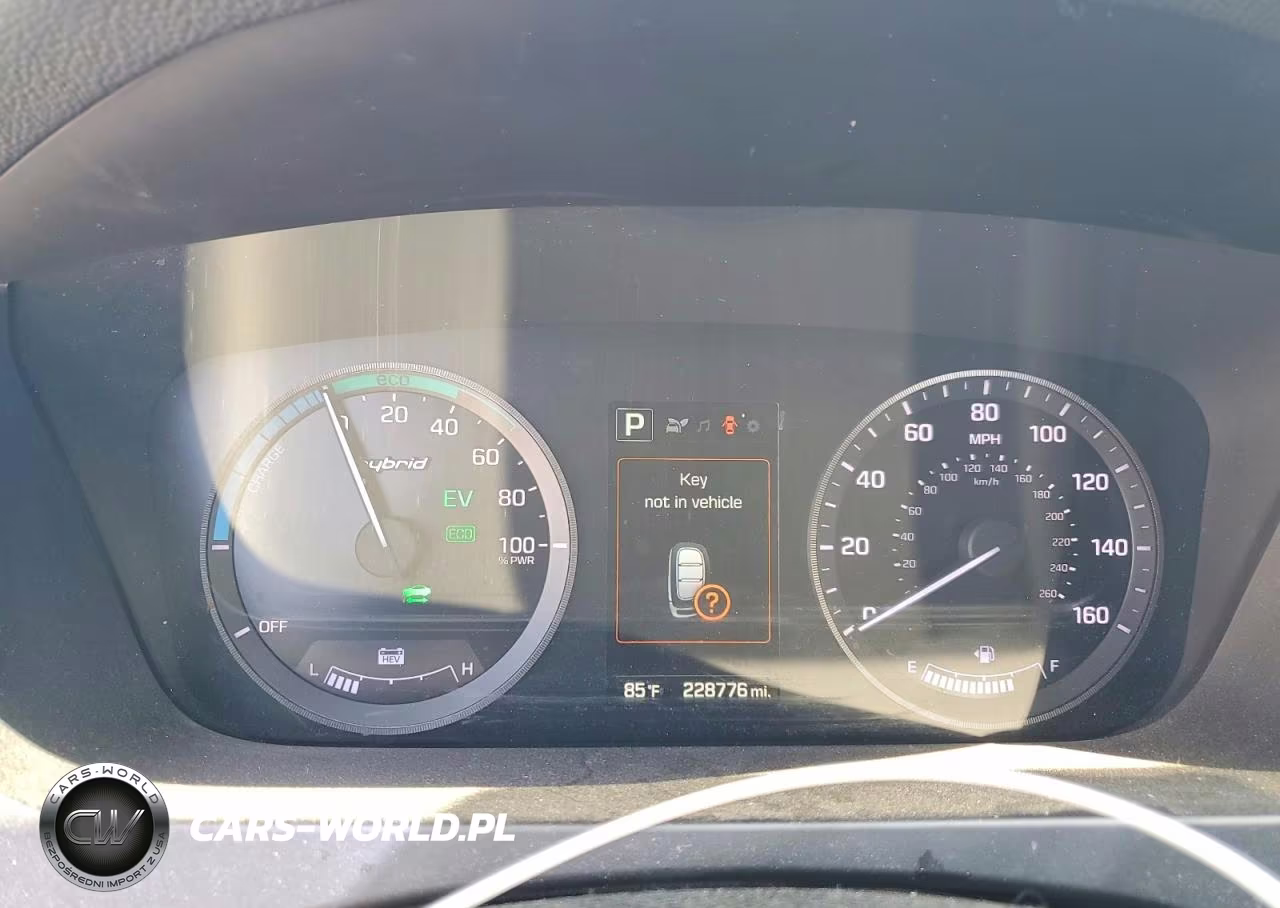 2016 Hyundai Sonata Hybrid Se VIN:KMHE24L17GA040426 - 9