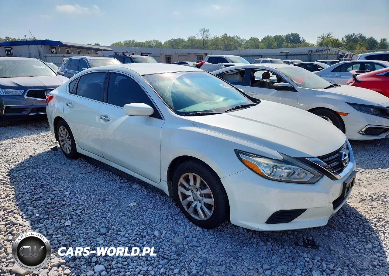 2017 Nissan Altima 2.5 S VIN:1N4AL3AP1HC110421 - 4