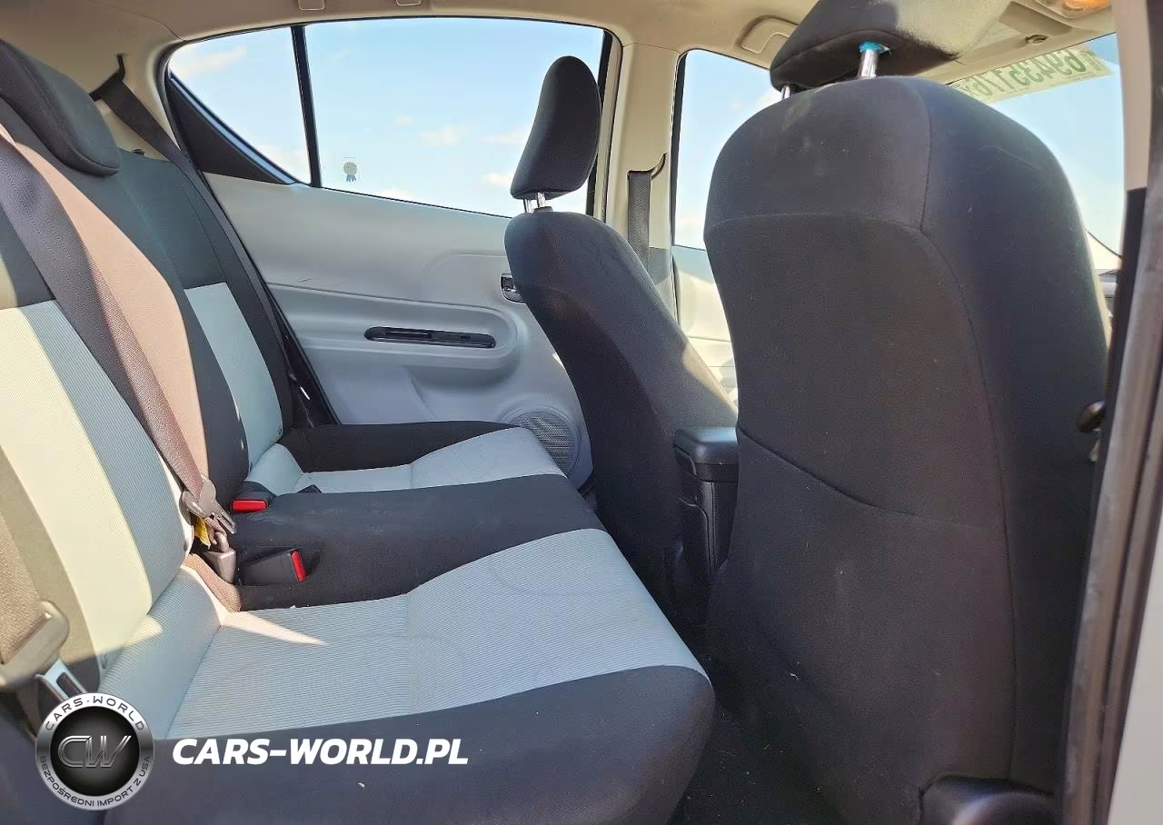 2013 Toyota Prius C Two VIN:JTDKDTB37D1058337 - 10