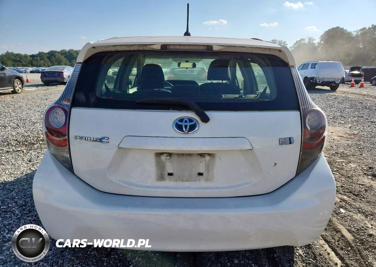 2013 Toyota Prius C Two VIN:JTDKDTB37D1058337 - 6