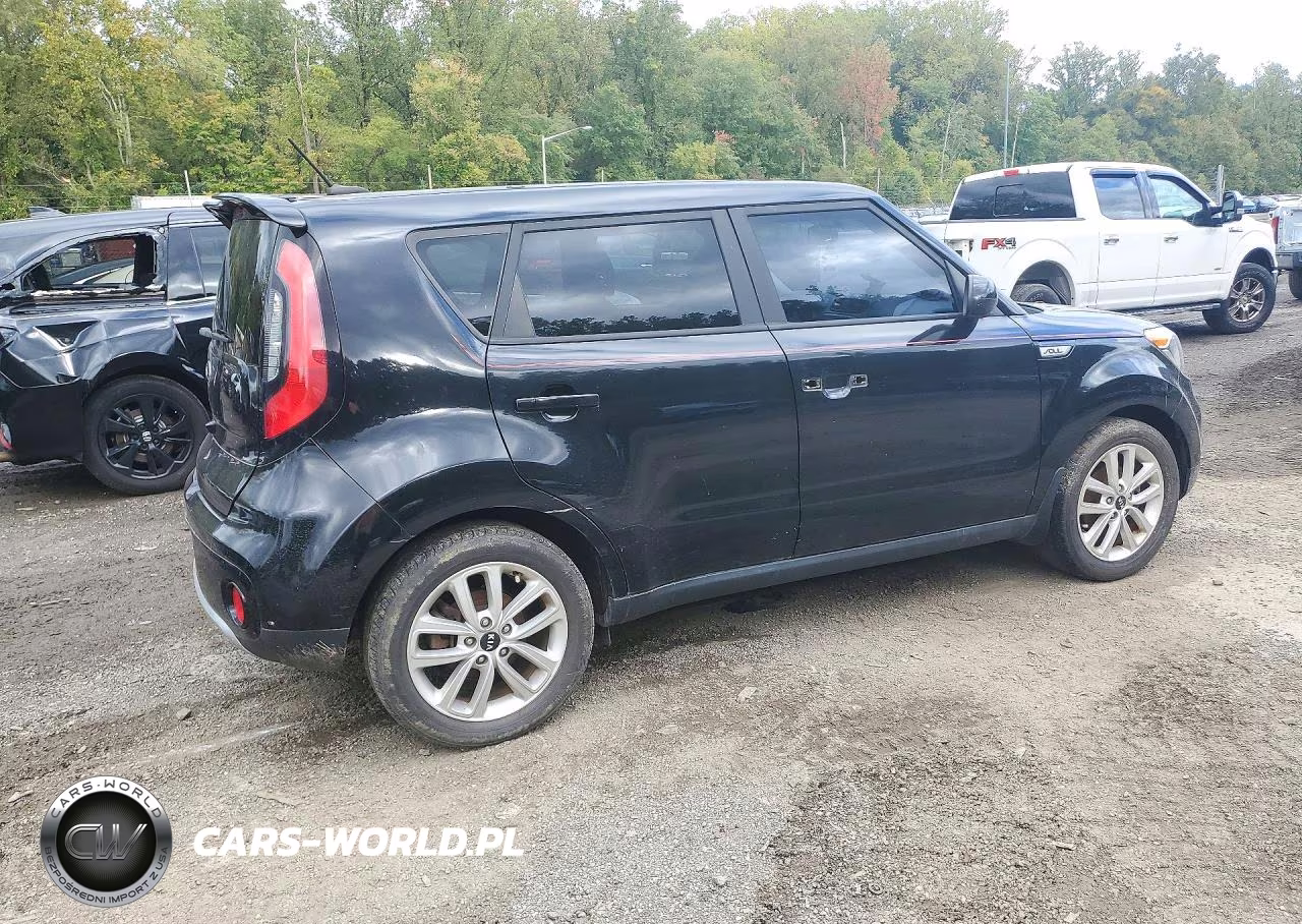 2017 Kia Soul + VIN:KNDJP3A51H7437424 - 3