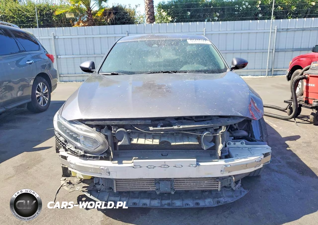 2018 Honda Accord Sport VIN:1HGCV1F32JA228228 - 5