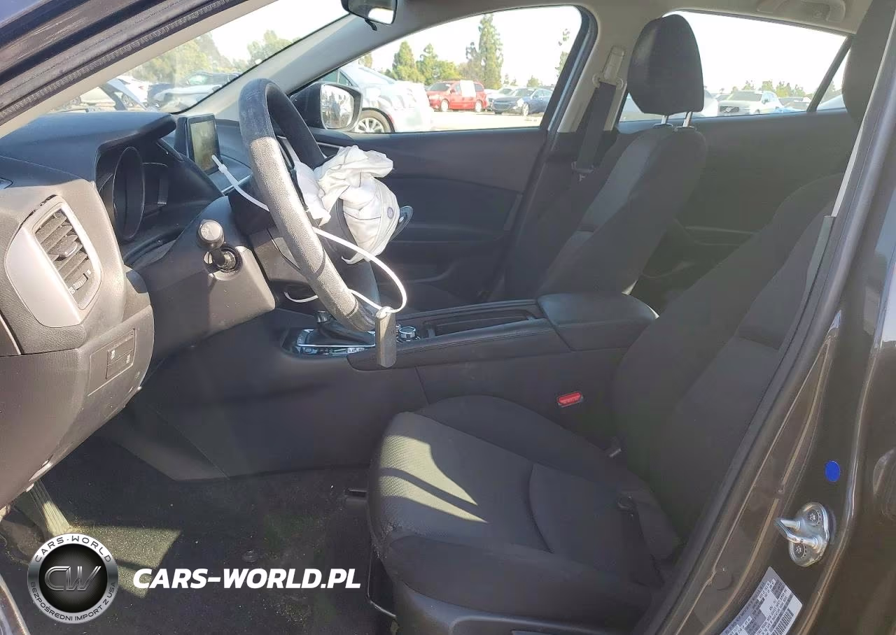 2018 Mazda 3 Sport VIN:3MZBN1U74JM192056 - 7