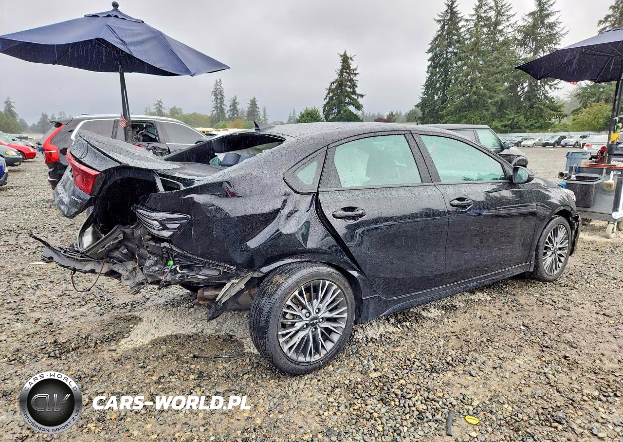 2023 Kia Forte Gt Line VIN:3KPF54AD2PE539628 - 3