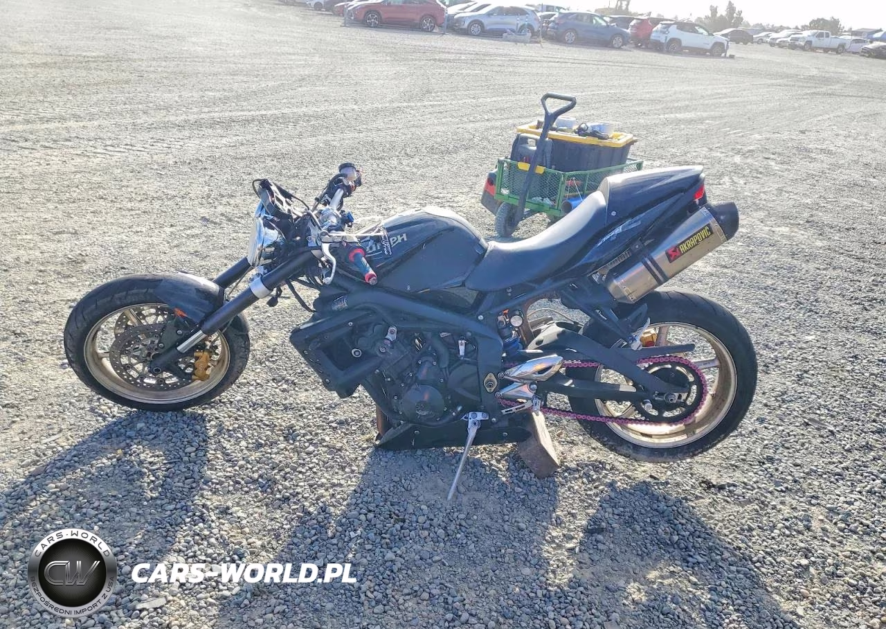 2011 Triumph Motorcycle Street Triple R VIN:SMTD02NE8BJ457963 - 3