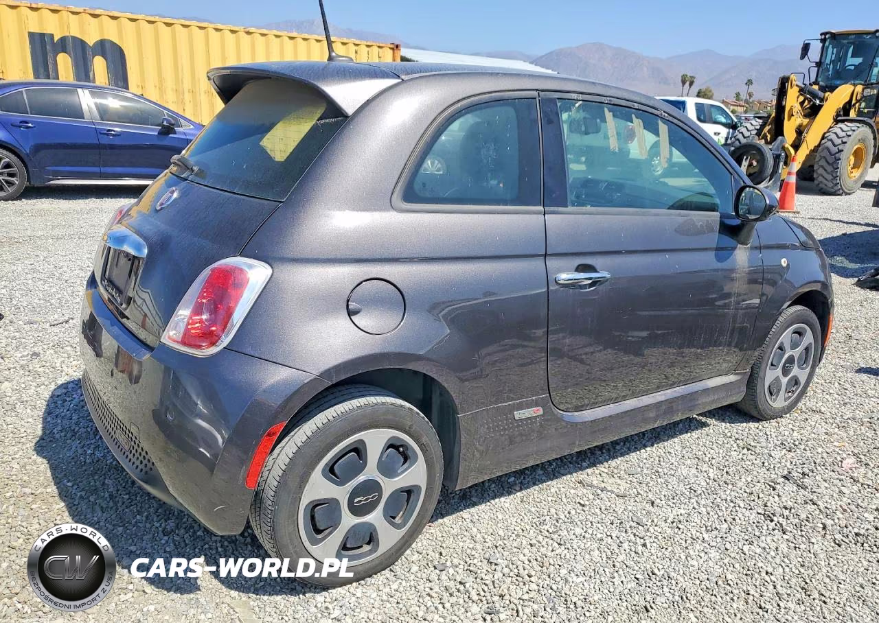 2015 Fiat 500 Electric VIN:3C3CFFGE2FT749771 - 3