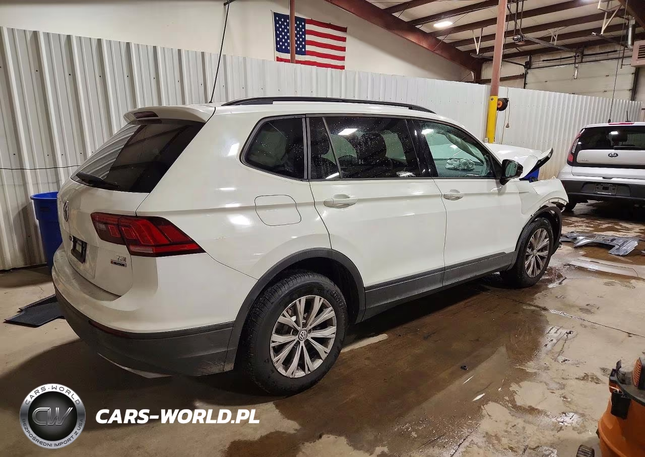 2018 Volkswagen Tiguan S VIN:3VV0B7AX0JM028251 - 3