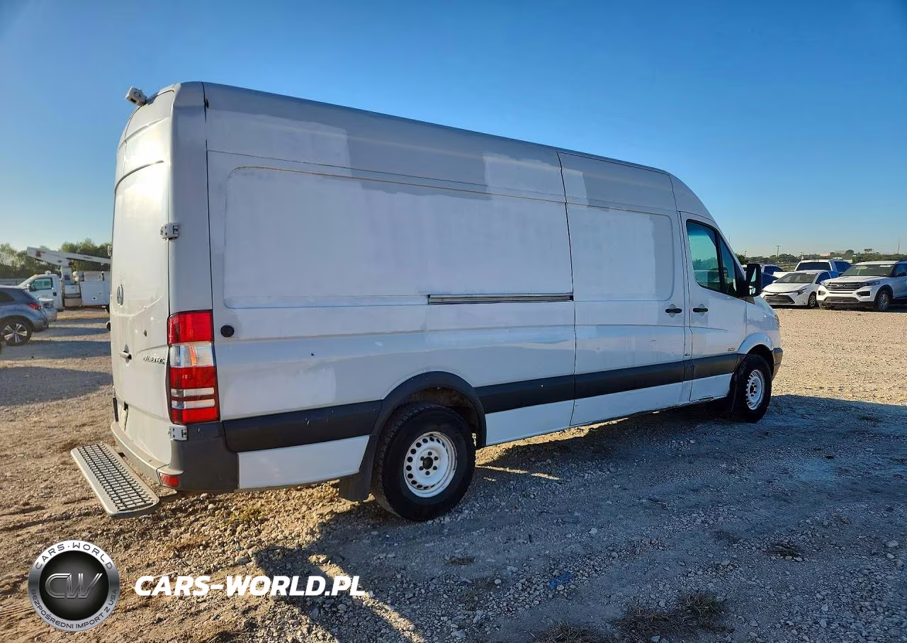 2011 Mercedes-Benz Sprinter 2500 Delivery Van VIN:WD3PE8CB6B5581869 - 3