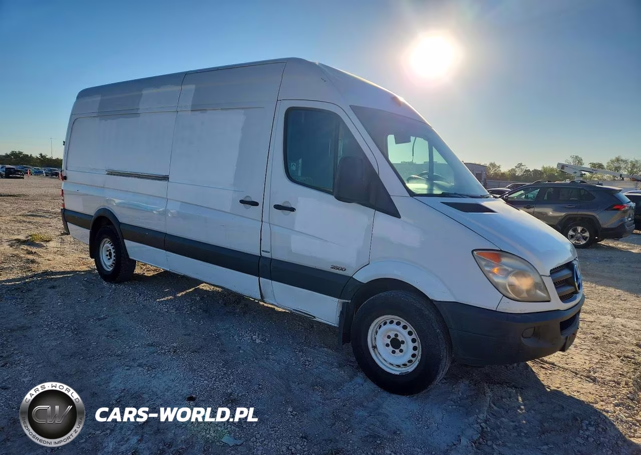 2011 Mercedes-Benz Sprinter 2500 Delivery Van VIN:WD3PE8CB6B5581869 - 4