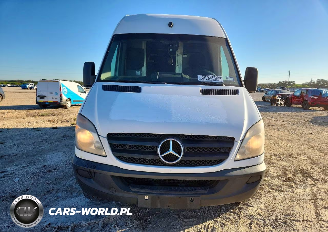 2011 Mercedes-Benz Sprinter 2500 Delivery Van VIN:WD3PE8CB6B5581869 - 5